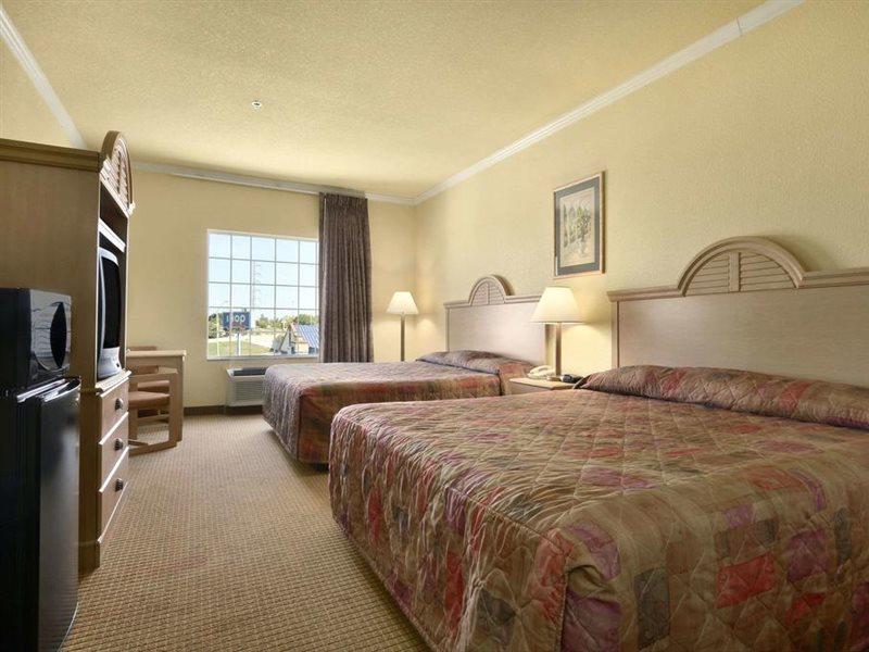 Super 8 by Wyndham San Antonio/Alamodome Area Exterior foto