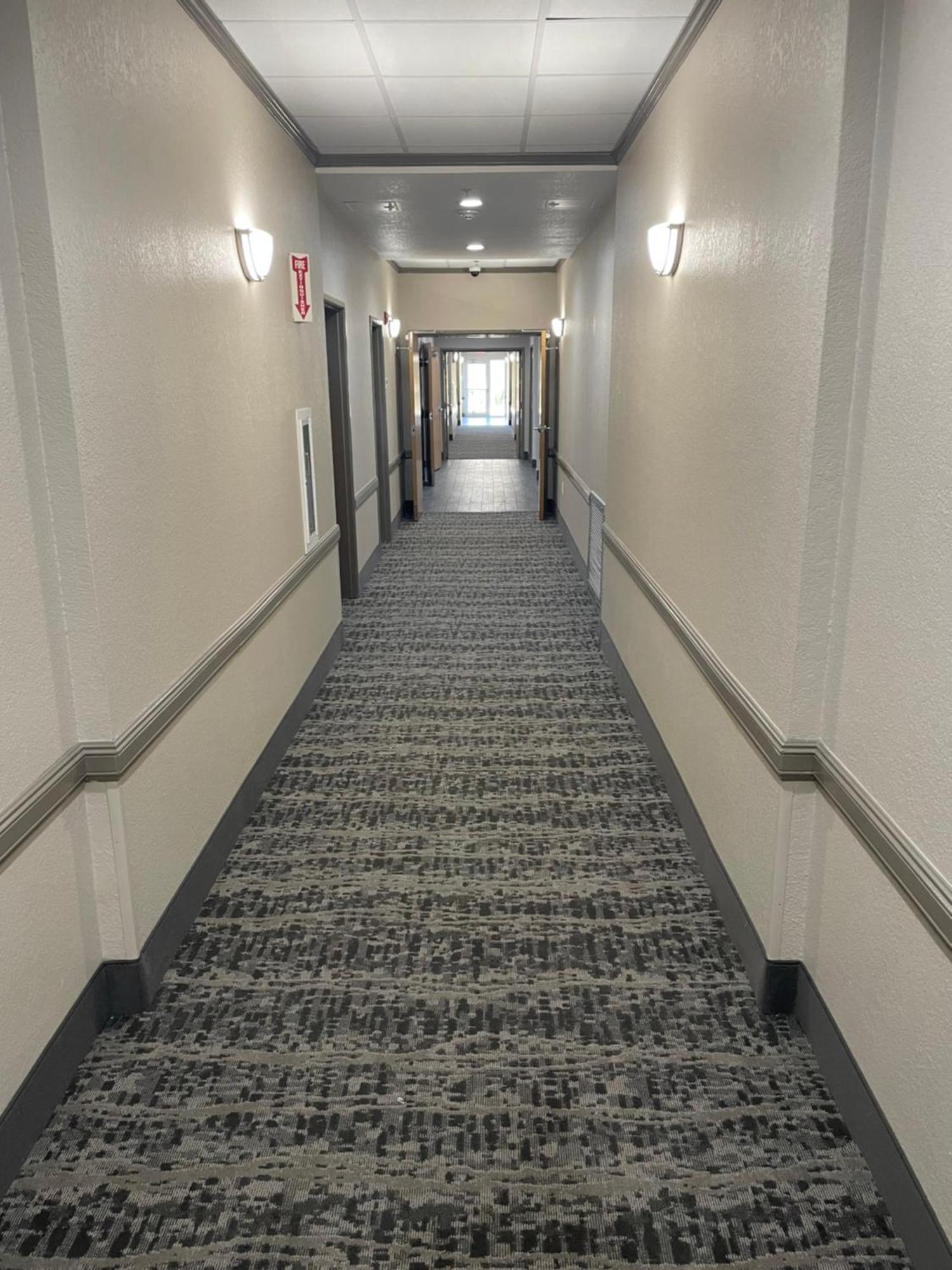 Super 8 by Wyndham San Antonio/Alamodome Area Exterior foto