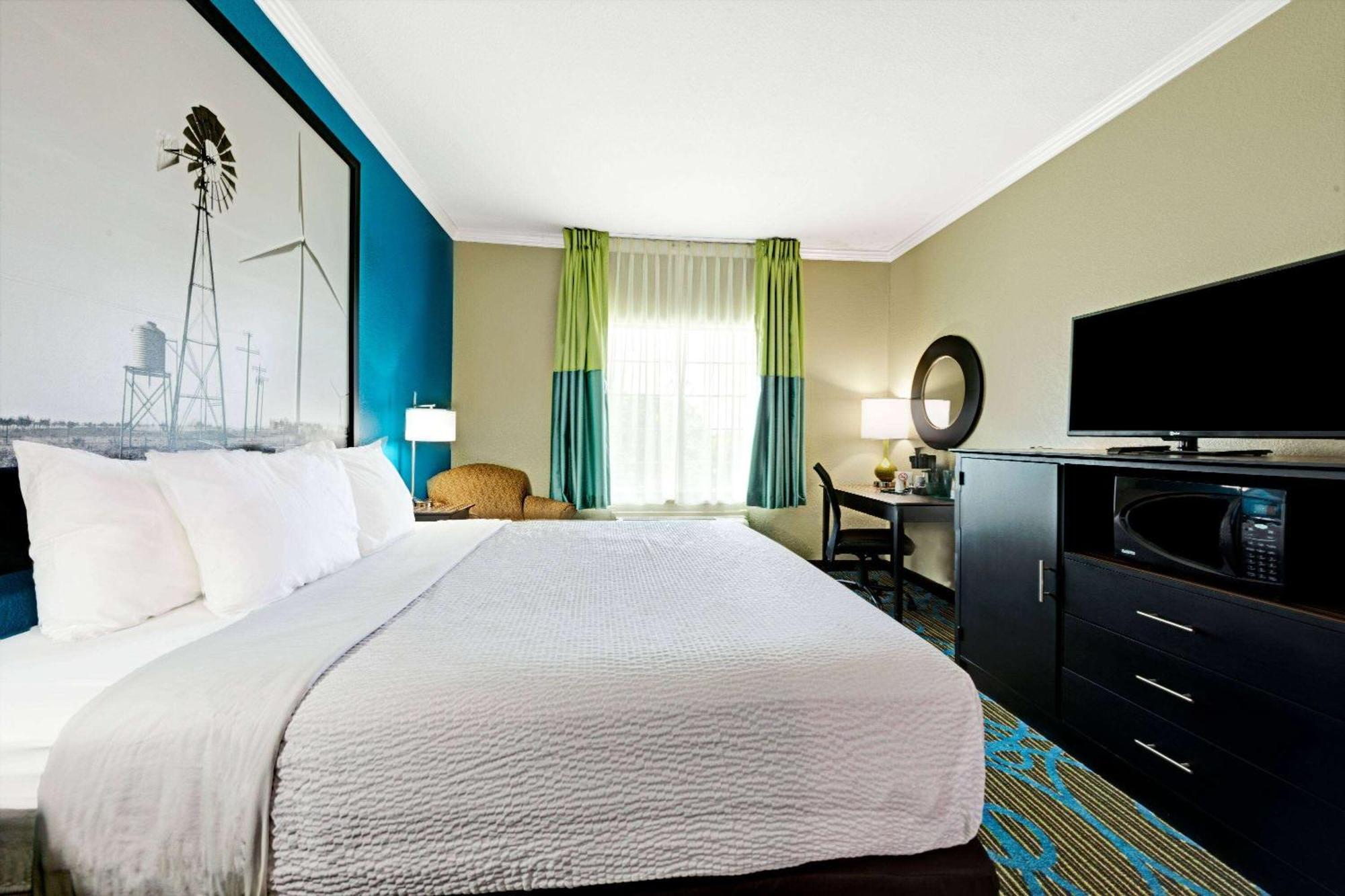 Super 8 by Wyndham San Antonio/Alamodome Area Exterior foto